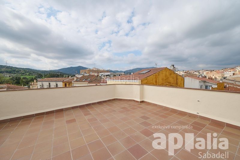 Foto 46a45579-9bc6-408f-ab06-66a798f6fdc0. Casa adossada amb aparcament a Sentmenat