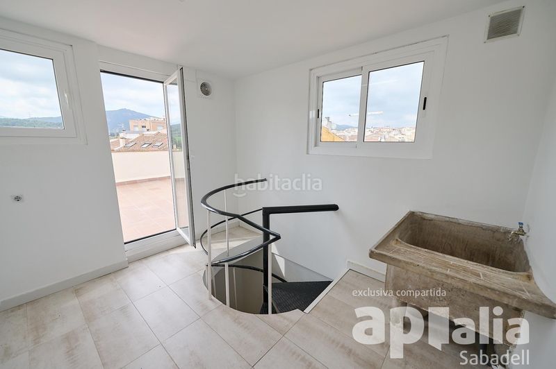 Foto 53f66833-c541-4c54-a38c-0592cf910934. Casa adossada amb aparcament a Sentmenat