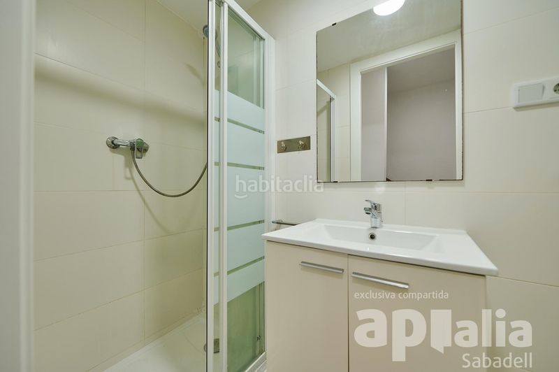 Foto abb95af9-2fc9-476b-a857-3858b9359bdc. Casa adossada amb aparcament a Sentmenat