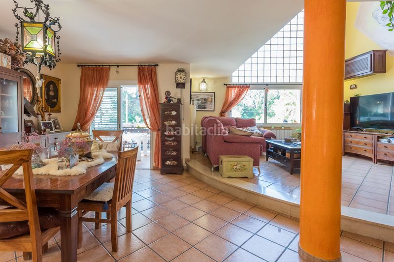 Foto 8723dd95-c634-4282-8b07-5b80e948a2e2. Xalet amb calefacció aparcament piscina a La Sentiu Gavà