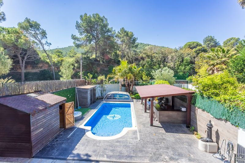 Foto c1fc5580-30c2-4b41-a31e-ee173275c646. Xalet amb calefacció aparcament piscina a La Sentiu Gavà