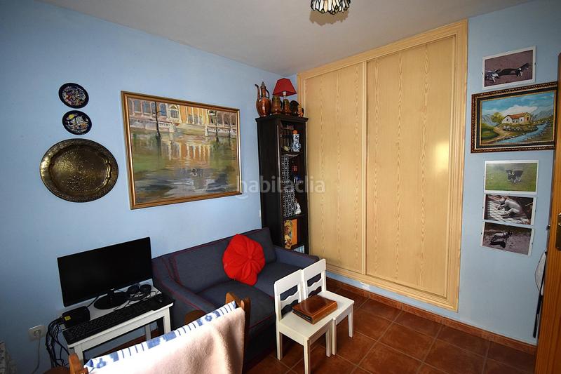 Foto e31b5032-eb8e-4640-ae2e-d339dc3074d0. Casa adosada parquecasa vende chalet adosado, amplio y muy luminoso.si buscas una vivienda en un entorno tranquilo, esta propiedad es tu mejor en Molinos (Los)