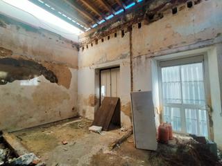Casa adossada en Calle cielos 25. Casa independiente en el centro