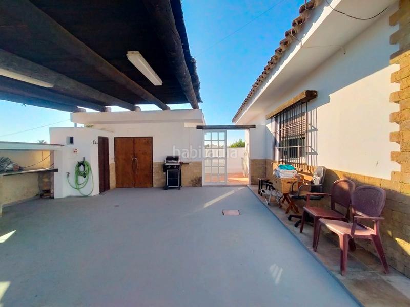 Foto 3db65551-24e1-43c3-9410-93da6c57d851. Xalet amb xemeneia aparcament piscina a Cuatro Pinos - El Carmen Puerto de Santa María (El)