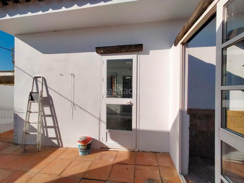 Foto bf18ca2e-35a5-4a9d-b401-0db51f3890d6. Xalet amb xemeneia aparcament piscina a Cuatro Pinos - El Carmen Puerto de Santa María (El)