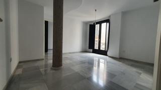 Miete Etagenwohnung  Calle luna. Piso en el centro