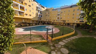 Pis a Calle rodrigo de bastidas 6. Piso reformado con piscina, en av. de la libertad!