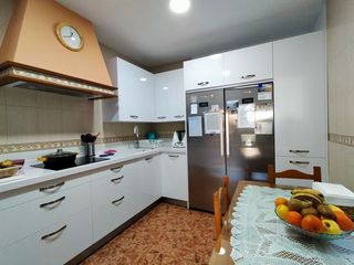 Casa adosada en Calle Caracas