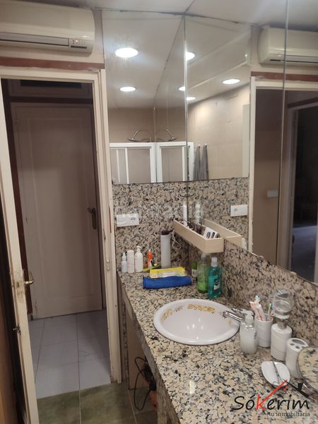 Foto 0b55fa51-b3c2-4d04-9d67-8dfecd696704. Edificio  en Carolinas Bajas Alicante