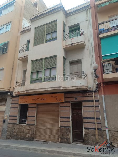 Foto 1e629285-b7c5-4d05-b2dd-dd3042b37f0f. Edificio  en Carolinas Bajas Alicante