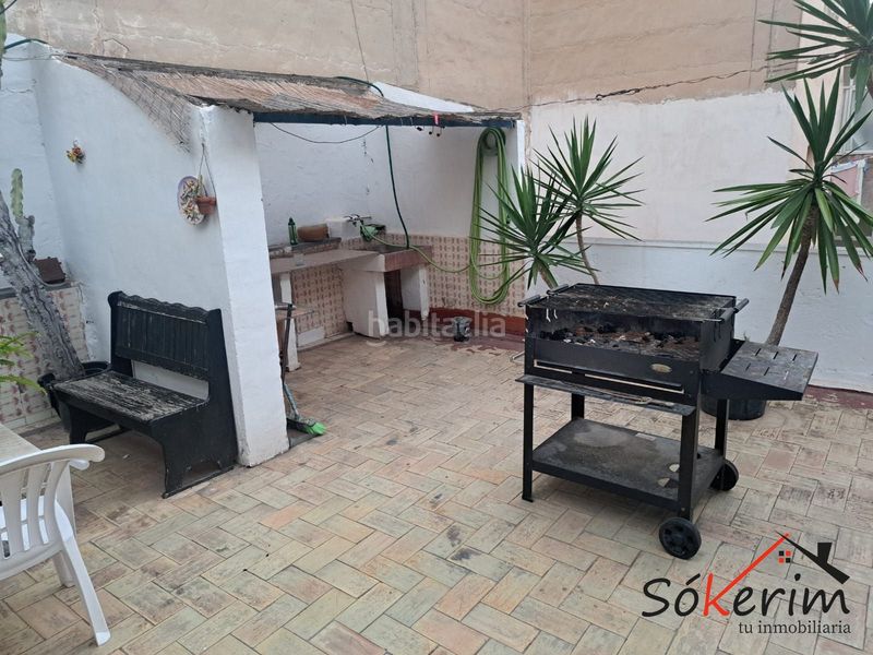 Foto 95762f8e-c710-489d-969e-b69e3f29c96b. Edificio  en Carolinas Bajas Alicante