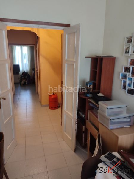 Foto a915fead-b594-4f94-a1c3-4fb3e934a92f. Edificio  en Carolinas Bajas Alicante