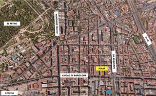 Terreny residencial  Avenida de la ciudad de barcelona. ¡magnífica parcela en el distrito del retiro, urbana y con proye