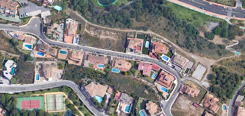 Foto 081bd5df-a07c-40cb-80be-35bfce402ec4. Terreno residencial en avenida del cantábrico 42 terreno con magnificas vistas y excelente ubicacion !!!! en Benalmádena