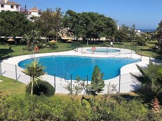 Casa a Avenida mar baltico 75. **chalet adosado en venta en urbanización oasis de benalmar**