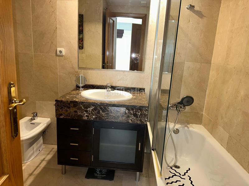 Foto 8c93d57a-0650-467d-a751-da7f9827bb12. Rent apartment in calle timón 10 in Zona Centro Comercial Torrequebrada Benalmádena