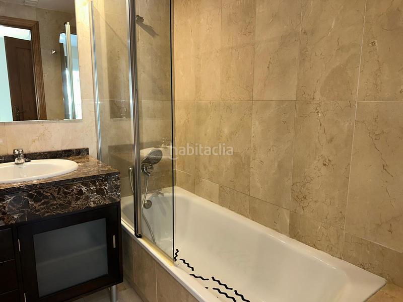 Foto e3f1b944-51ff-47d0-947f-ee98dfe60b76. Rent apartment in calle timón 10 in Zona Centro Comercial Torrequebrada Benalmádena