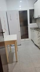 Pis  Carrer del regent mendieta. Piso en venta en las corts con plaza de aparcamiento.