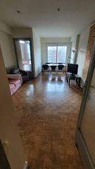 Rent Flat  Gran via de carles iii. Piso en les corts, ideal oara compartir