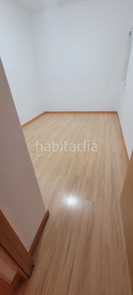 Foto 008963f0-cc7f-4d16-85a9-c69e6a539a4d. Pis amb calefacció a Sants-Badal Barcelona