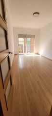 Pis a Carrer de bassegoda 28. Luminoso piso de 4 habitaciones listo para entrar a vivir