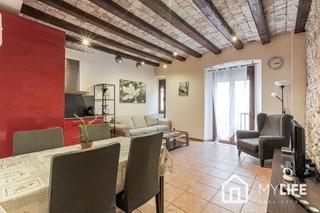 Edifici  Carrer de guàrdia. Finca regia rehabilitada con ascensor en venta en el raval