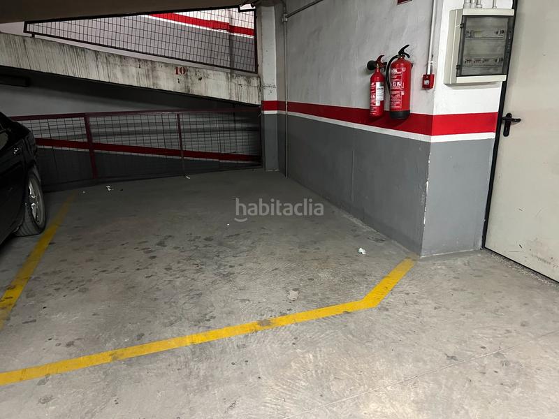 Foto bda1ed33-3cf1-4999-bc3e-2337e11bd01a. Aparcament cotxe a Cieza
