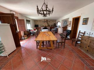 Masía en Cieza