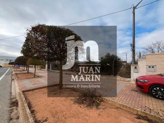 Terrain résidentiel à Pozohondo. Parcela urbana junto a la carretera con edificaciones