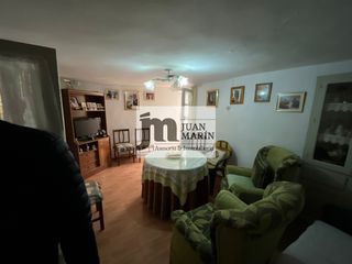 Casa a Pozohondo. Se vende casa en exclusiva en la población de pozohondo, a tan s