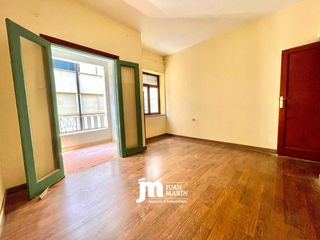 Flat in Calle del general ruiz 3