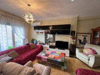 Flat in Hospital. Se vende piso reformado en avenida de españa – albacete