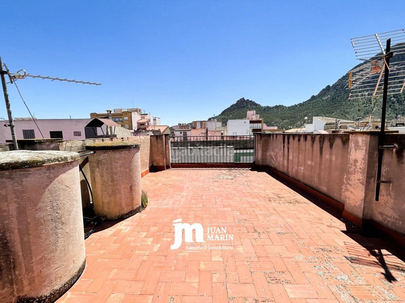 Foto 5d29dfae-6c8c-432a-9ebf-00f7cdff1e01. Casa amb xemeneia a Cieza