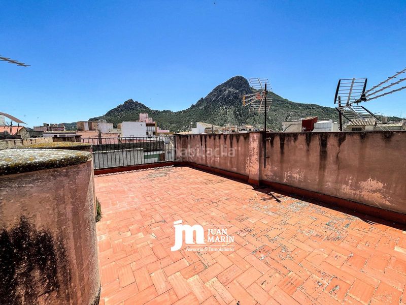 Foto a36f0e76-171d-46e5-b176-108154e78ed1. Casa amb xemeneia a Cieza