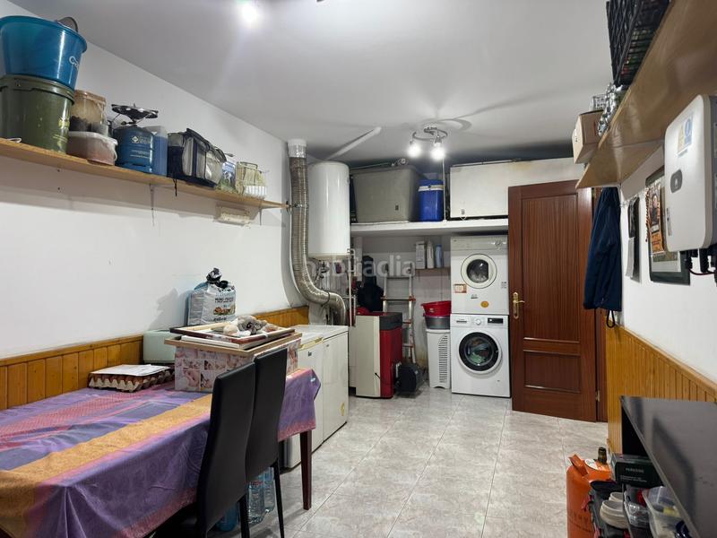 Foto 25086a98-52a5-4ef0-9db5-5aa8776e6408. Casa adossada amb calefacció aparcament a Guissona