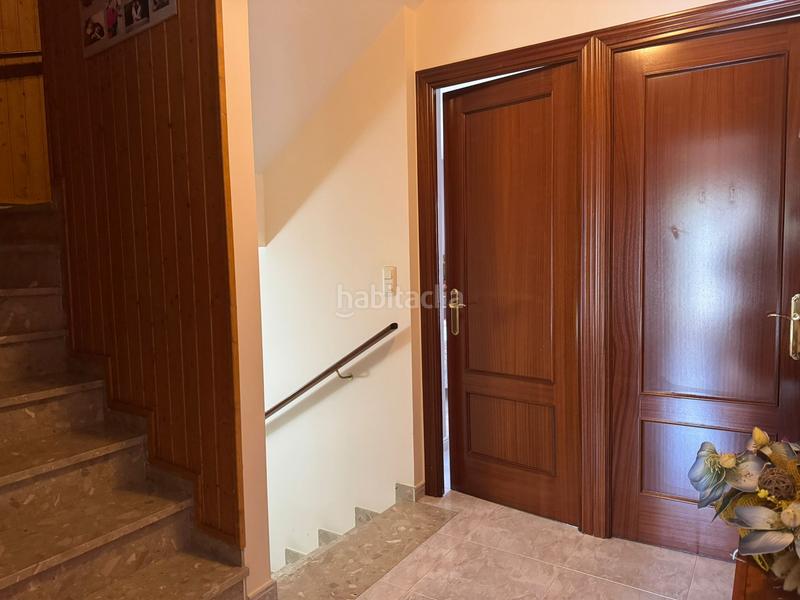 Foto 4b9defd5-968e-4255-8f05-7223926f1b89. Casa adossada amb calefacció aparcament a Guissona