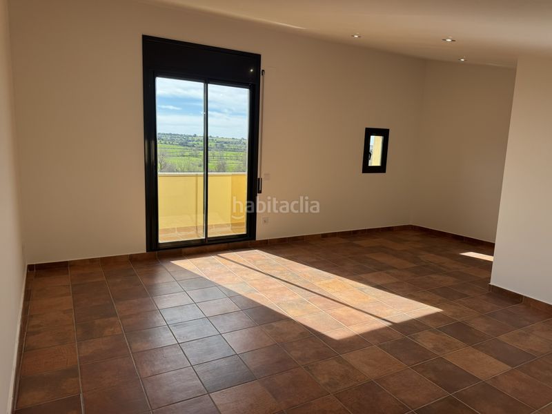 Foto 24f406e7-3253-4fc7-8c5f-854d7e9320a8. Casa adossada amb calefacció aparcament a Torrefeta i Florejacs