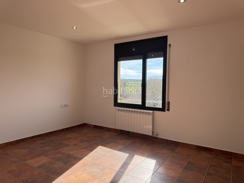 Foto 450a8e19-fca8-4956-a44b-fe1b0156ef34. Casa adossada amb calefacció aparcament a Torrefeta i Florejacs