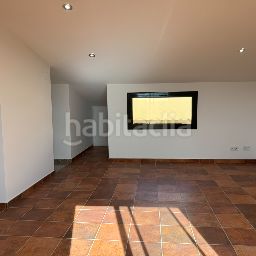 Foto ab896771-3b97-4569-8f6e-bab66d21626b. Casa adossada amb calefacció aparcament a Torrefeta i Florejacs