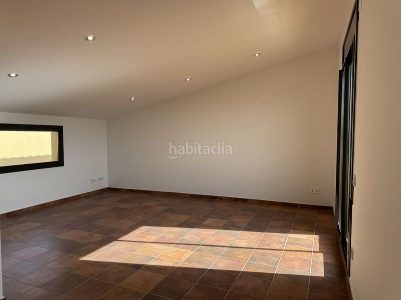 Foto f6ad6616-1fda-4981-bbf9-9b8ab8d5750f. Casa adossada amb calefacció aparcament a Torrefeta i Florejacs