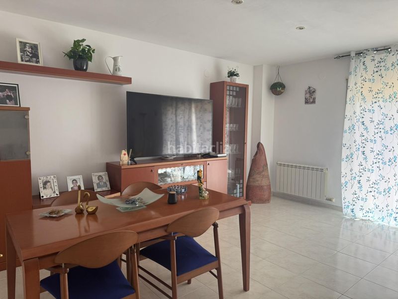 Foto f130b44f-f464-46df-8f7e-9dd6c75c10b3. Casa adossada amb calefacció aparcament a Guissona