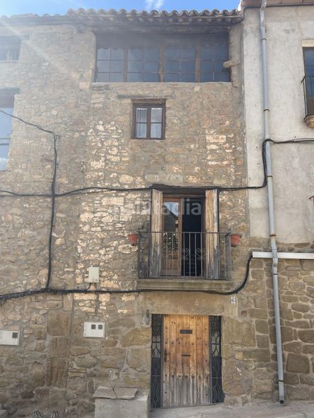 Foto ed1658fb-01f5-4c7e-8b9f-2c2f5d7aeadc. Casa adossada a Baronia de Rialb (La)