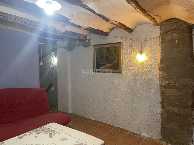 Foto f2e47b0c-edc9-4f2b-8128-35773577b248. Casa adossada a Baronia de Rialb (La)