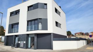 Reihenhaus in Tàrrega. Oportuindad última casa en venta. situada en la calle santes esp