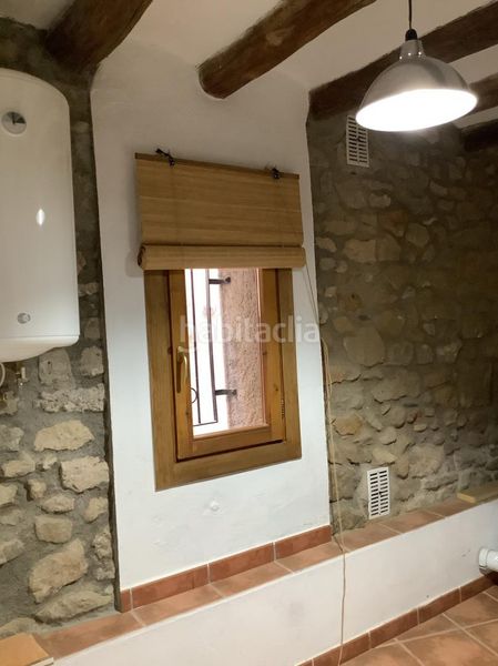 Foto acf8f855-9a5e-4ba2-af7b-c38c6e81cae3. Casa adossada a Ponts