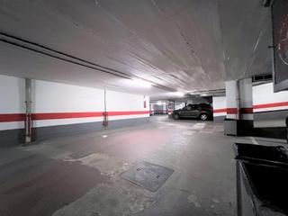 Parking coche en Calle del Pez