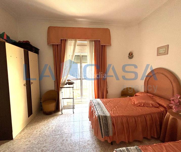 Foto 1475bd54-44f9-40bb-ae3d-c2107f968d43. Casa amb aparcament a San Carlos - San José Sevilla