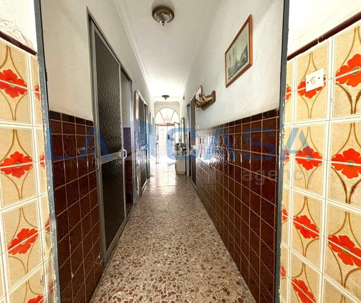 Foto b075c3ed-48f5-4380-9e3e-2886d734c3d3. Casa amb aparcament a San Carlos - San José Sevilla