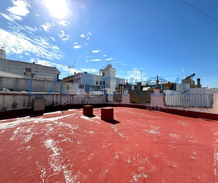 Foto f0028458-58c3-4351-b084-b7ffbabaa8b7. Haus mit parking in San Carlos - San José Sevilla