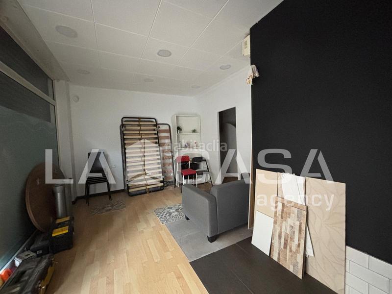 Foto 50bc3417-1a59-4603-8ed3-957e5bad08b8. Local comercial a La Verneda - La Pau Barcelona
